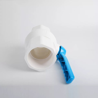 معيار أمريكي 1 UPVC الكرة صمام PVC الكرة المدمجة صمام طريقة واحدة